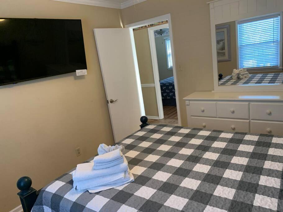 Beach Breeze 3, Pet Friendly, Walking Distance To Atlantic Ocean Free Parking Myrtle Beach Exteriör bild